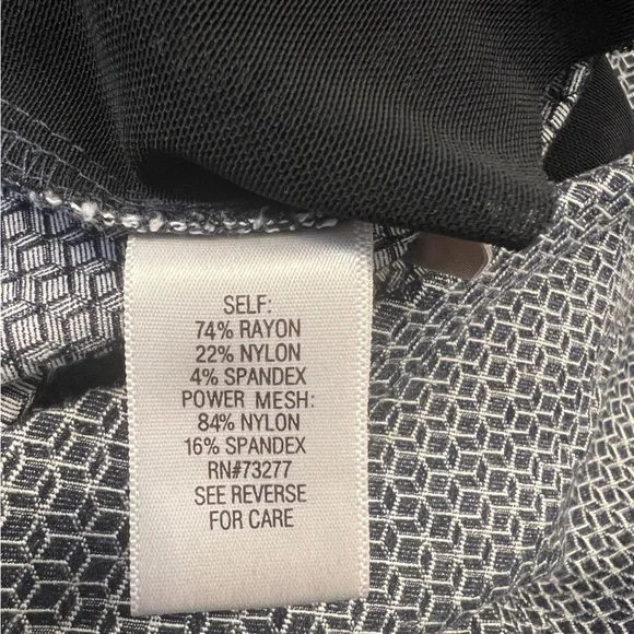 Dana Buchman Knit Tummy Control Pull On Ankle Dress Pants Geo Cubes Size S - Picture 10 of 12